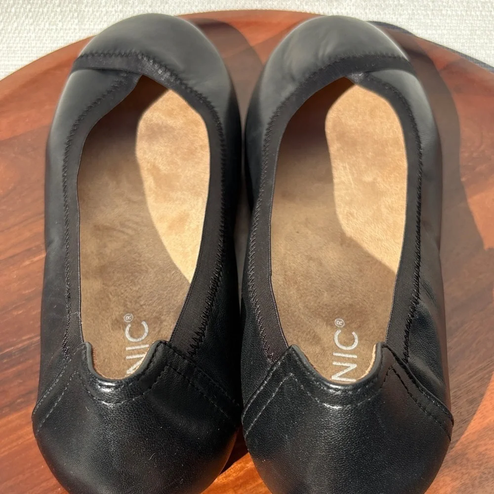 Vionic Women's Caroll Ballet Flats Classic Black Leather